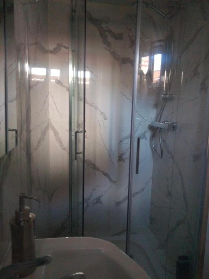 Doi Iepuri Apartment Azuga Luaran gambar