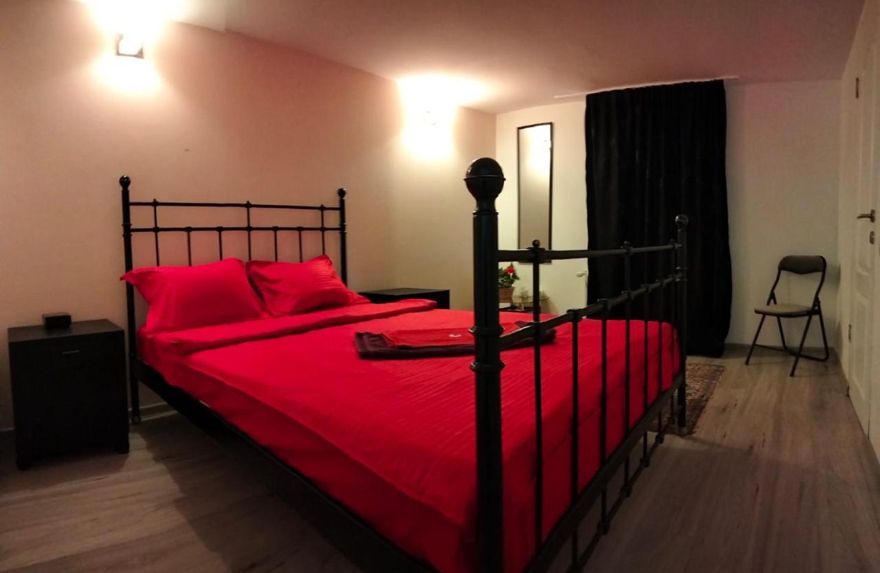 Doi Iepuri Apartment Azuga Luaran gambar